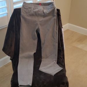 Spanx brand jegging (jean-ish ankle legging)